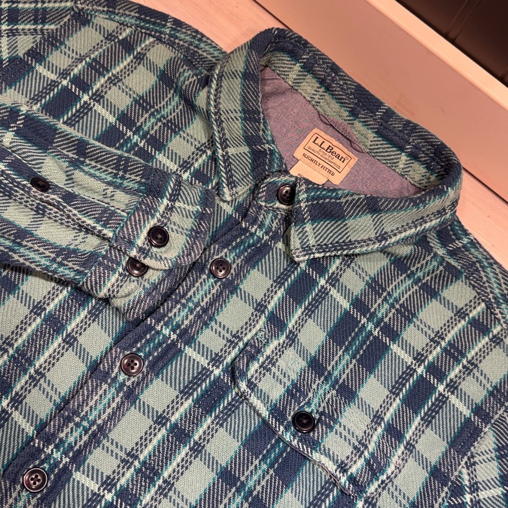 LL Bean Slightly Fitted Button Up Flannel Shacket Men's Sz L Plaid‎ Pockets